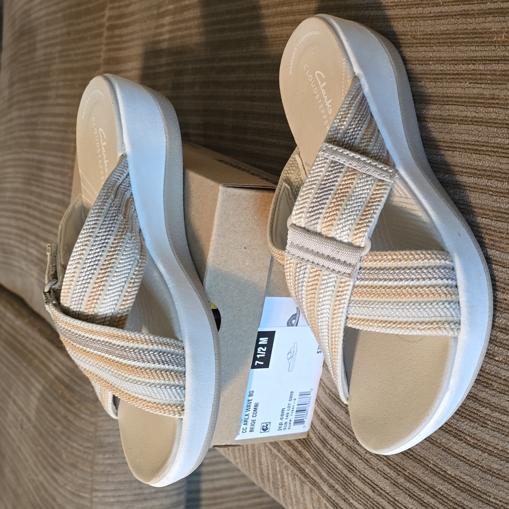 Clarks Cloudstepper Sandals